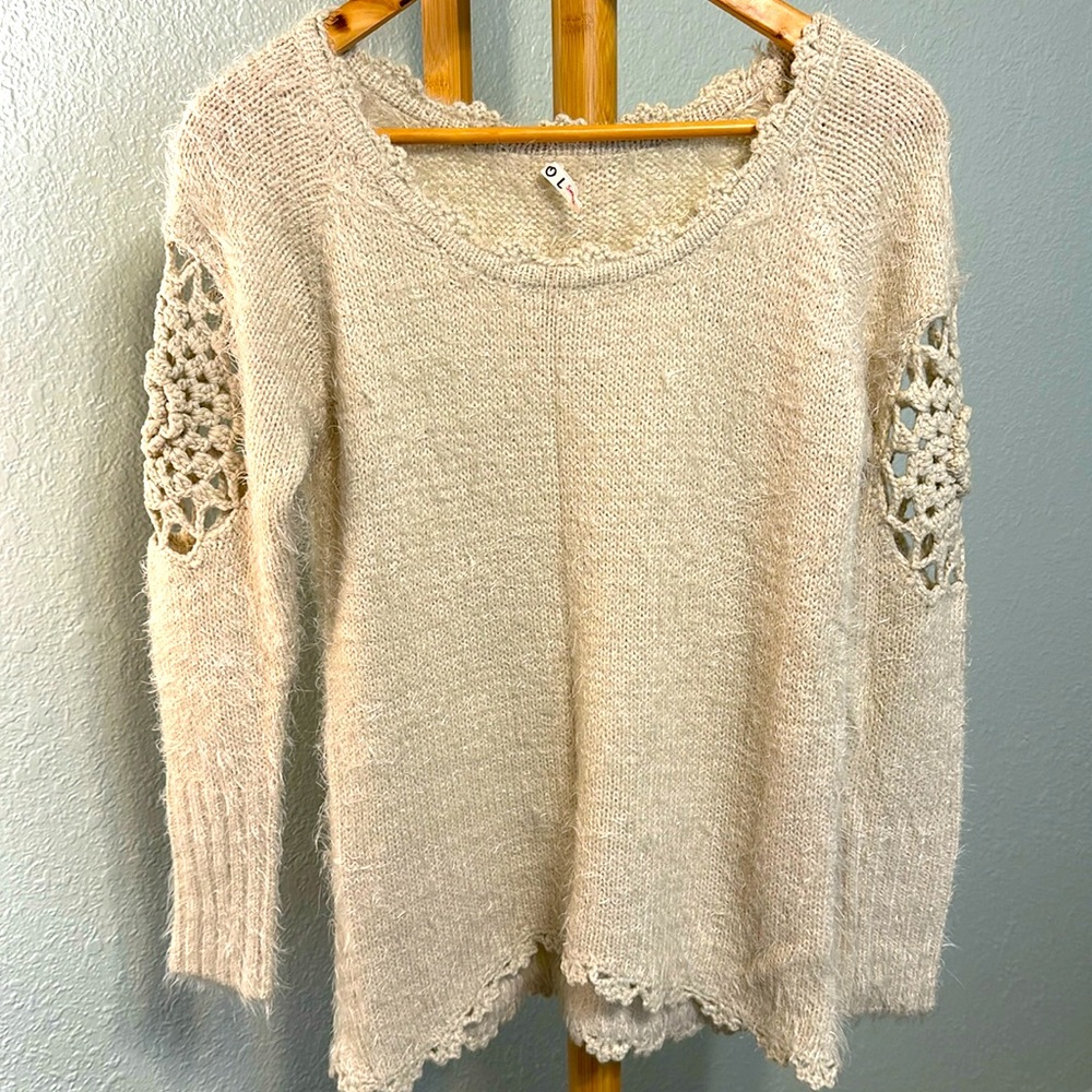 Pol crochet scoop neck pullover